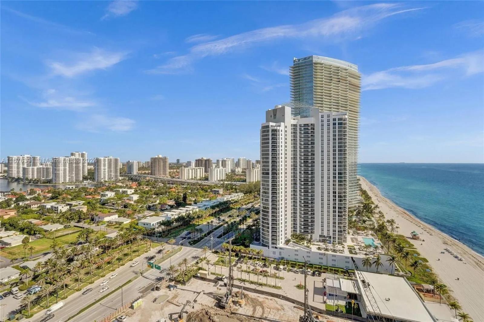 Above It All - A Luxurious Penthouse With High Ceilings Sunny Isles Beach Exterior foto