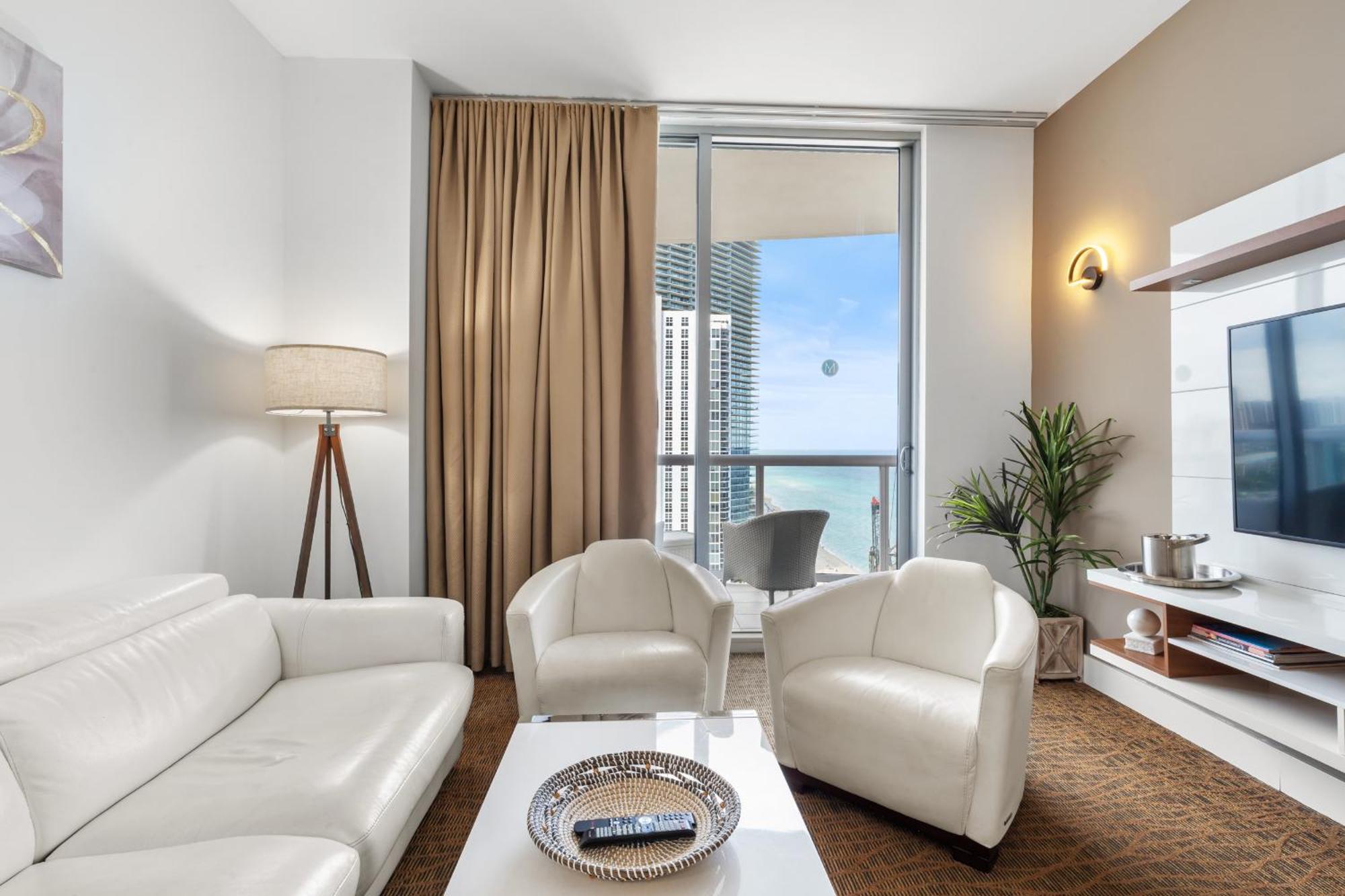 Above It All - A Luxurious Penthouse With High Ceilings Sunny Isles Beach Exterior foto